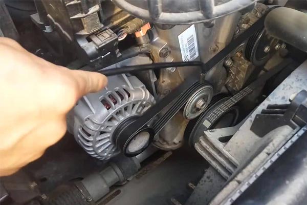 柞水转速传感器的工作原理是什么？